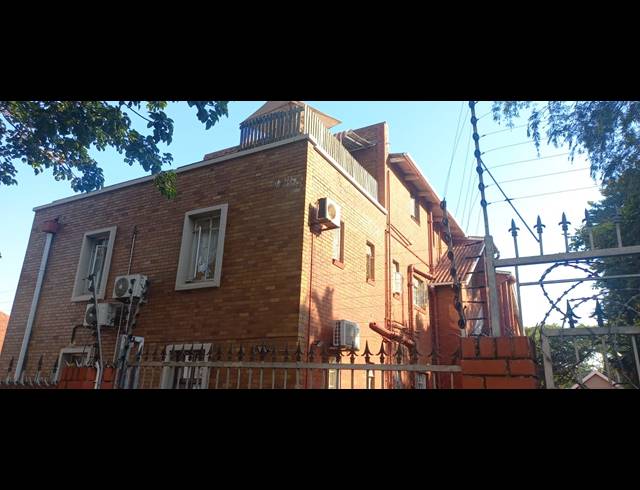 2.5 BEDROOM FLAT FOR SALE IN GLENWOOD
